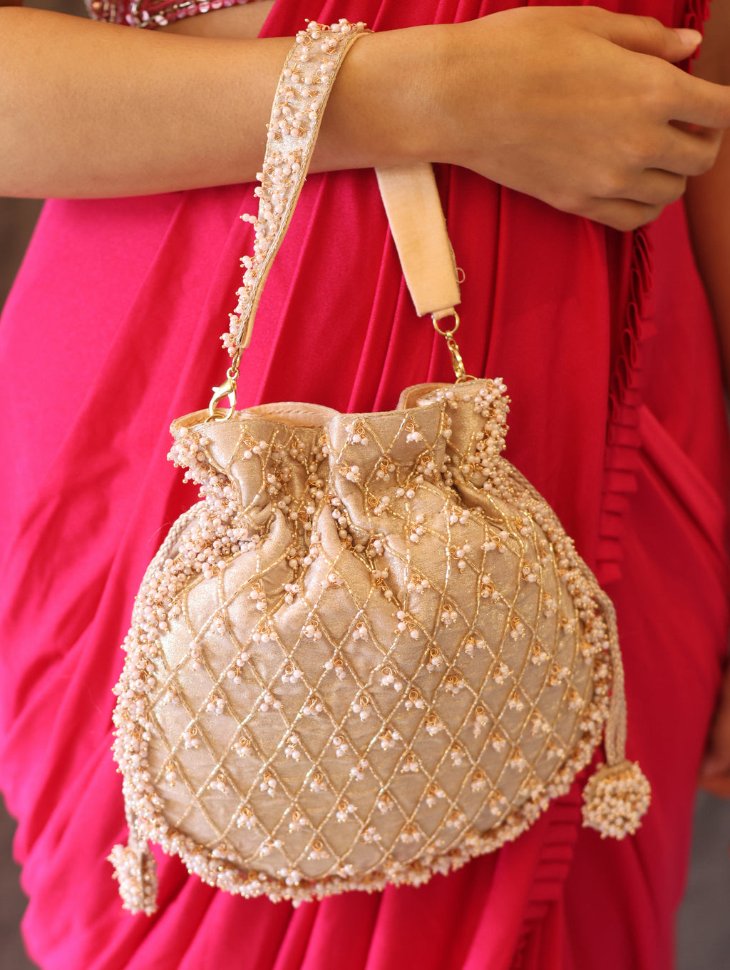 Pearl Essence Potli