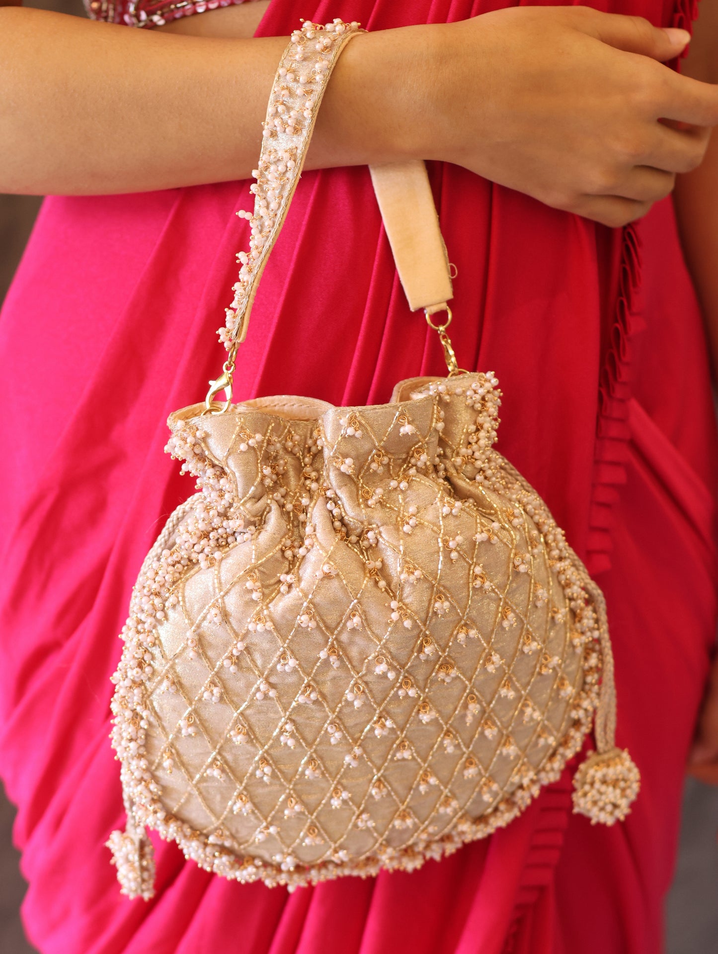 Pearl Essence Potli