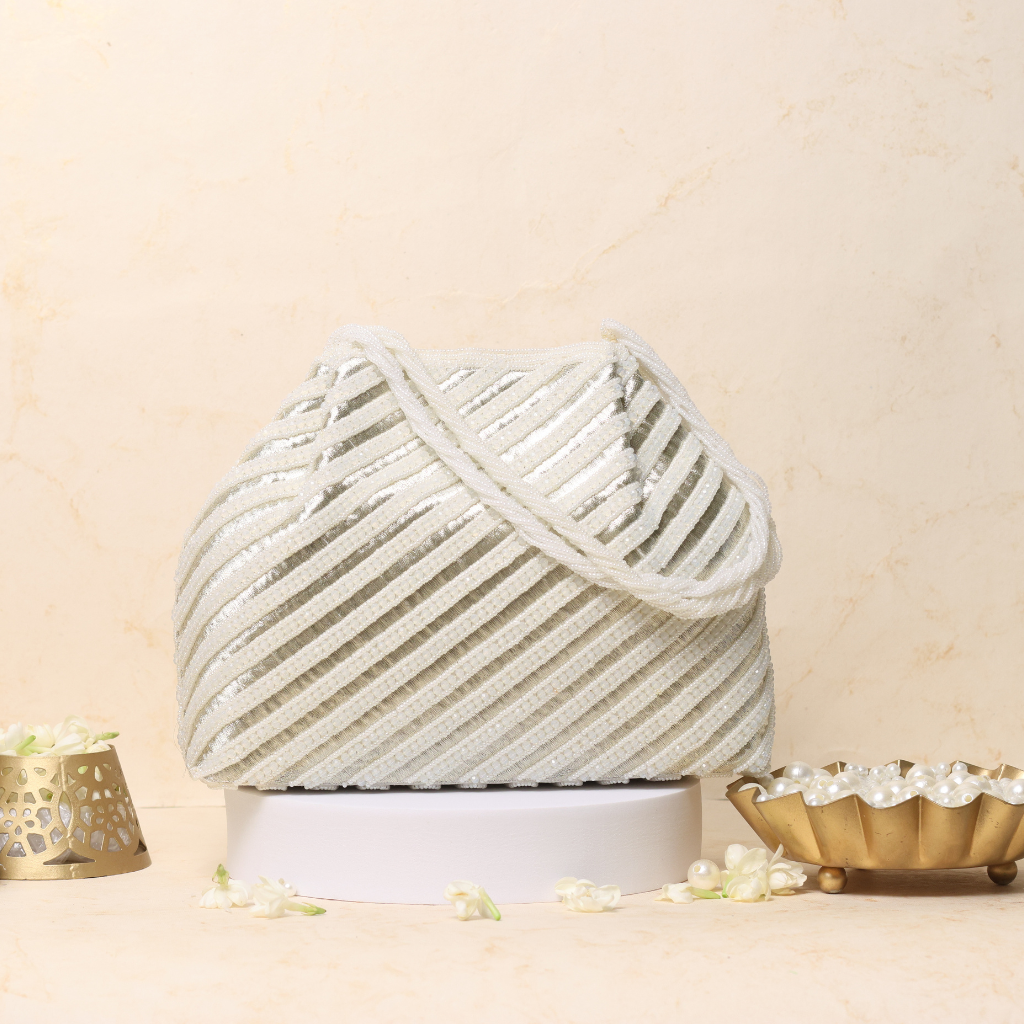 Leheriya  style potli